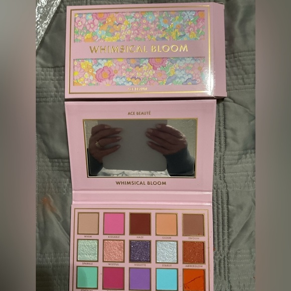 Ace Beaute Whimsical Bloom Eyeshadow Palette - Vibrant Colors - Picture 2 of 4